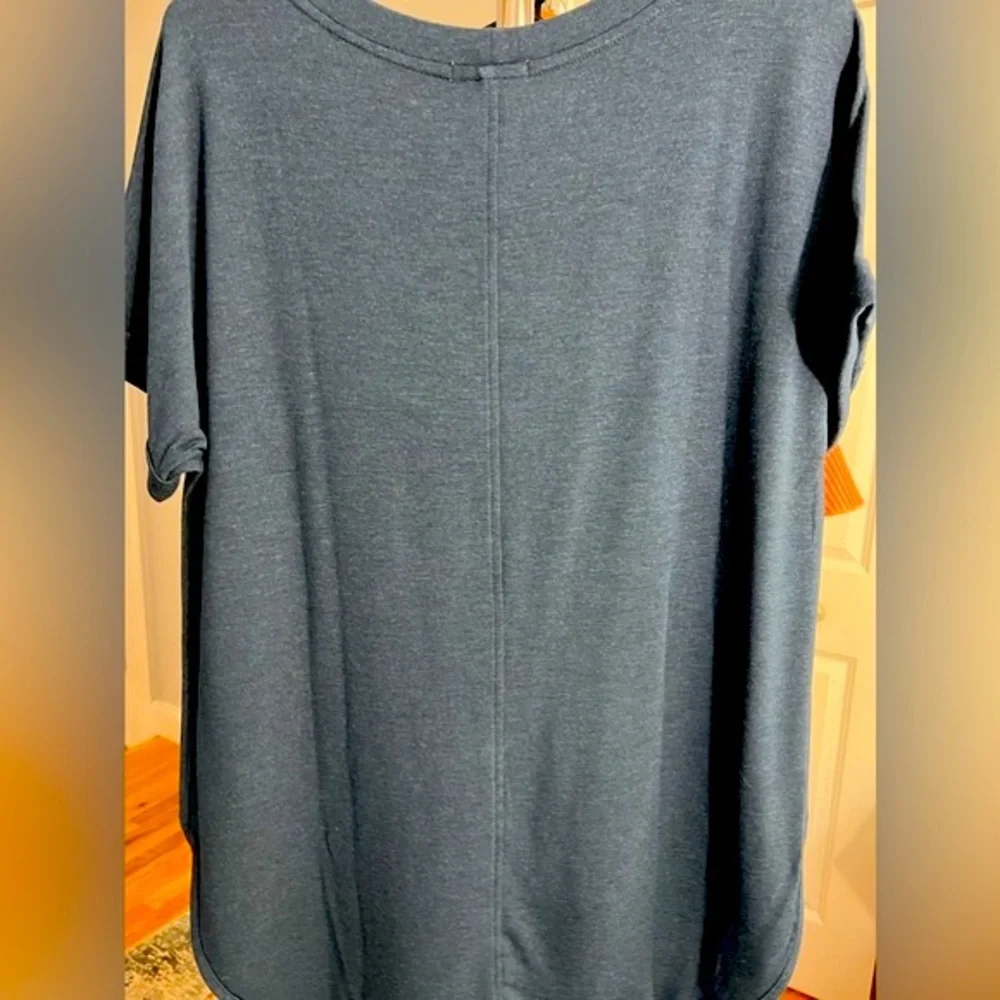 Matty m - Women top / Wide and comfortable t-shirt. - Picture 5 of 12